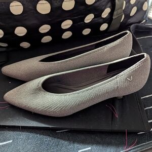 Vivaia Women's Gray Heels 38.5